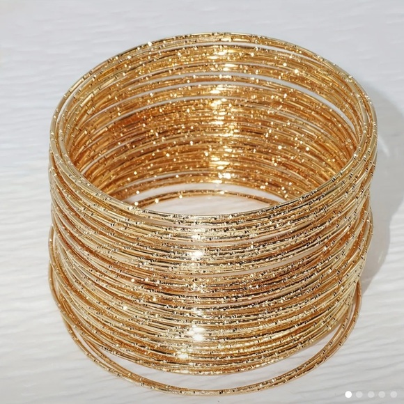 NEW 60 pcs gold plated fashionable bangle. - Picture 1 of 5